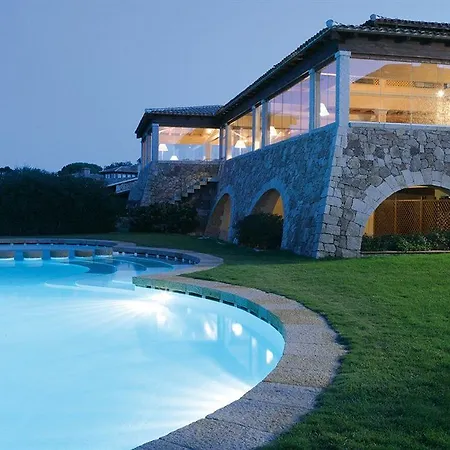 Due Lune Puntaldia & Golf ホテル