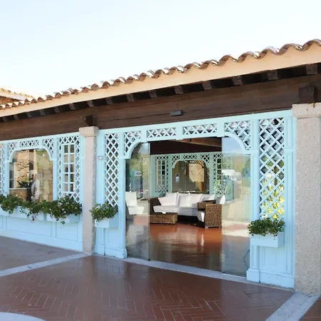 酒店 Due Lune Puntaldia & Golf 5*