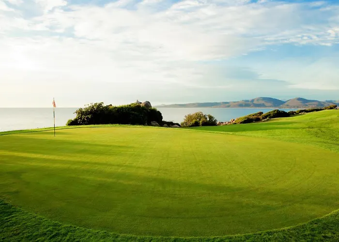 Due Lune Puntaldia & Golf 酒店 5*