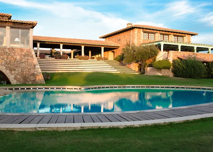 酒店 Due Lune Puntaldia & Golf 5*