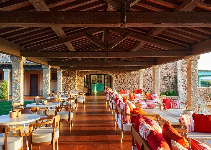 酒店 Due Lune Puntaldia & Golf 5*